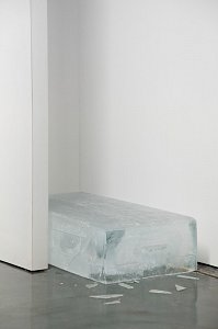 Astali / Peirce ›conversation‹ (detail) - speaker, ice block, polyester, synthetic sounds, found T-Shirt - 2013