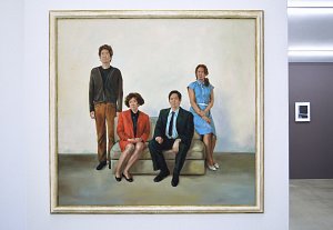 Ming Wong ›Devo partire. Domani‹ (portrait of the family) - oil on canvas - 2010 - courtesy Carlier und Gebauer, Berlin
